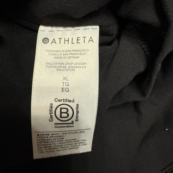 Athleta Salutation cropped joggers black - Picture 2 of 3